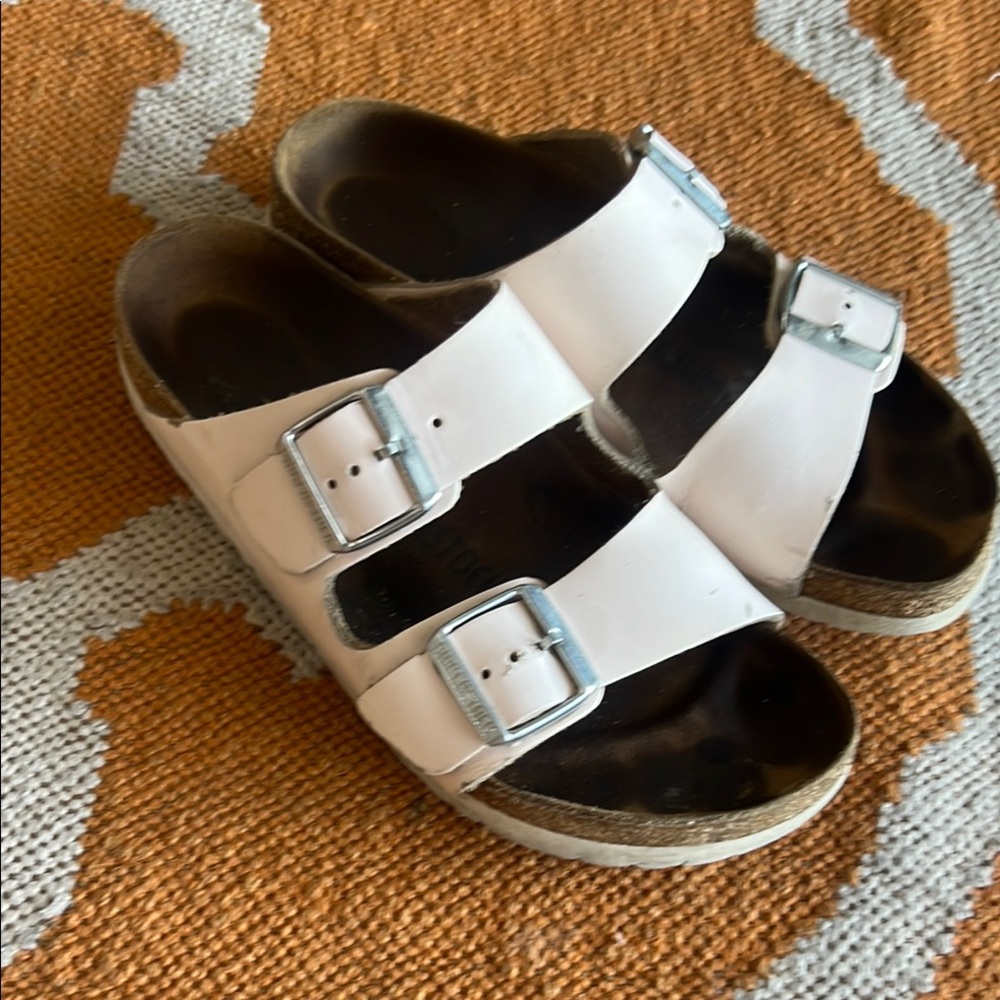 Birkenstock woman’s Arizona light pink 2 buckle size 39